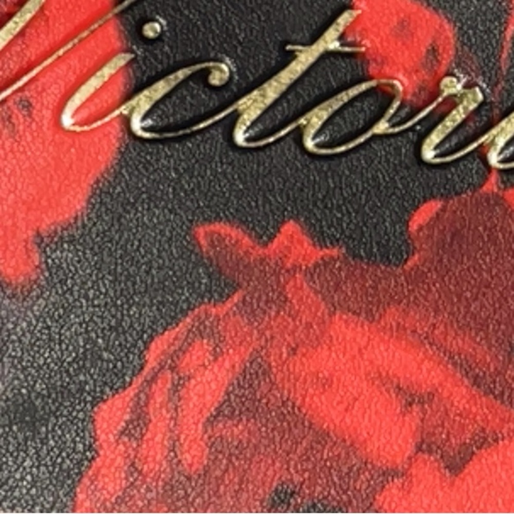 🦋VICTORIA’S SECRET Floral Crossbody Purse🦋 - Picture 8 of 9